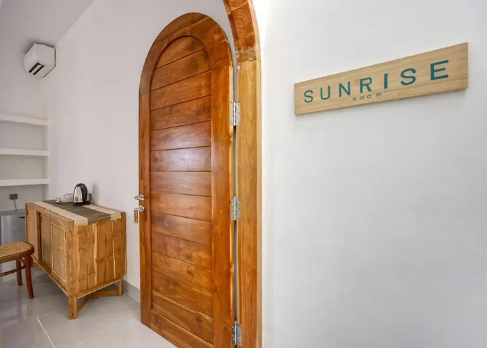 Moontana Beachfront Villa Batununggul