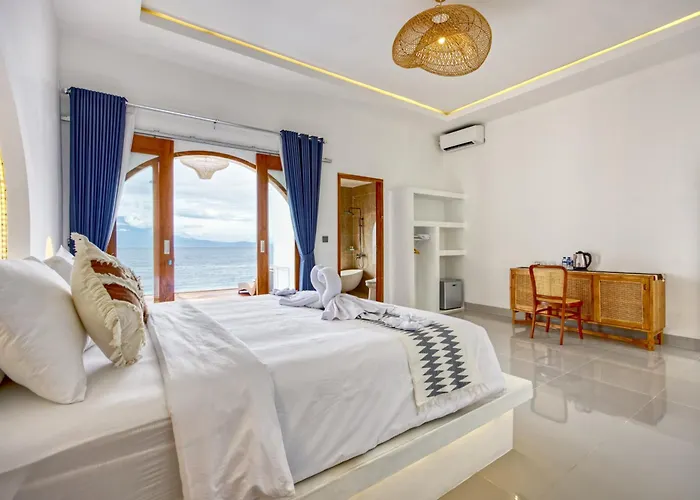 Moontana Beachfront Villa Batununggul