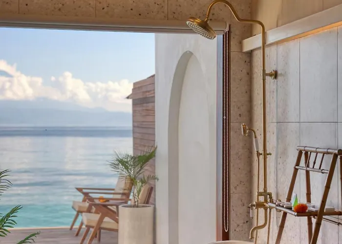 Moontana Beachfront Villa *