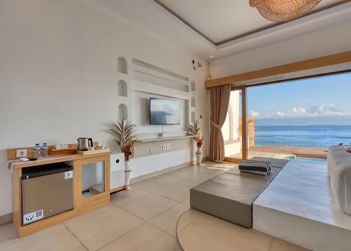 Moontana Beachfront Villa Batununggul