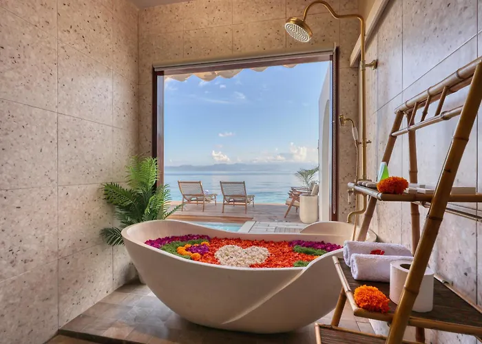 Villa Moontana Beachfront *
